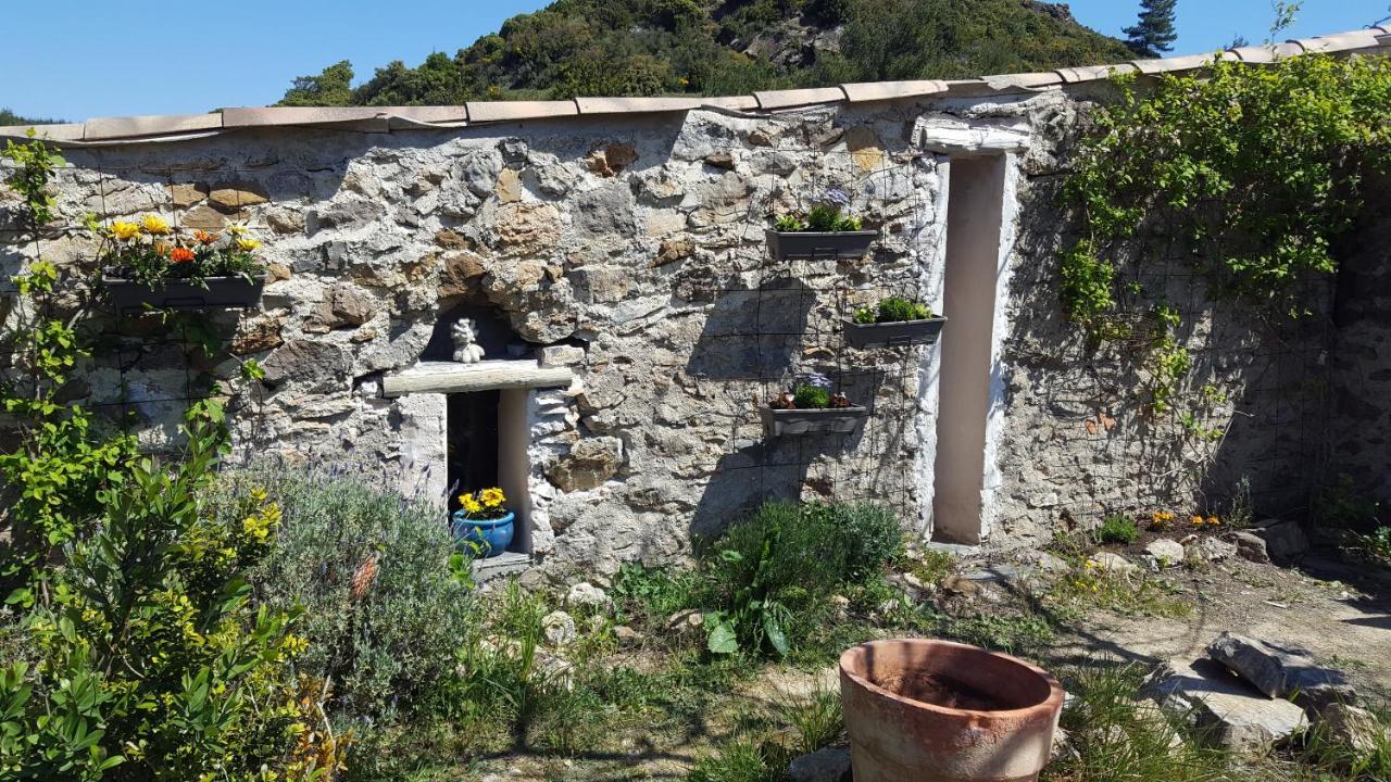 La Loubiere, Ancienne Bergerie En Pleine Garrigue Bed & Breakfast Fraisse-des-Corbieres ภายนอก รูปภาพ